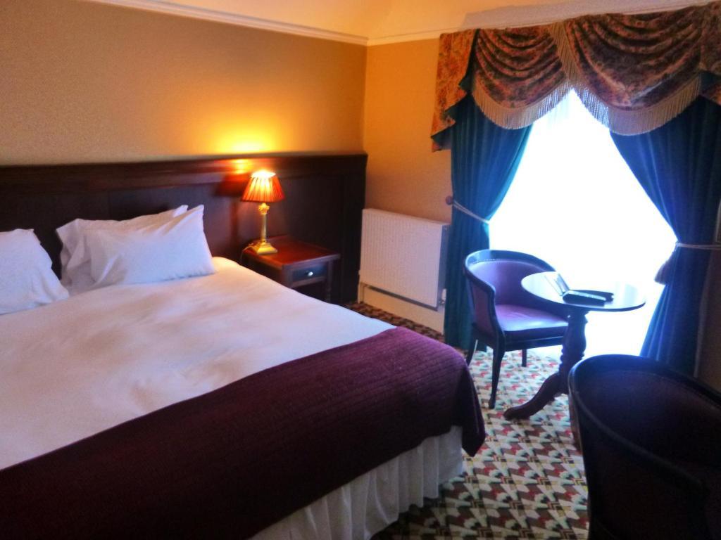 Riverbank House Hotel Ferrybank Rum bild